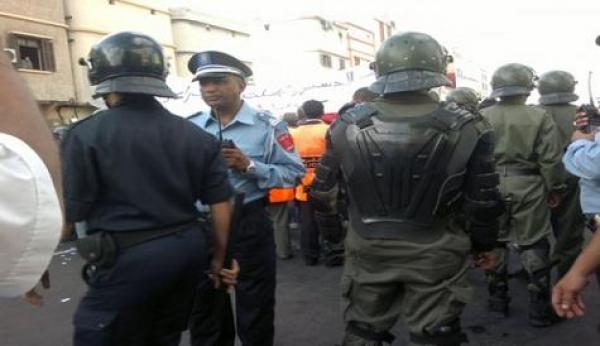 قوات الامن توقف حدوث مواجهات في البيضاء بين حركة 20 فبراير ومؤيدي الدستور 