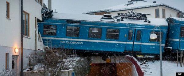 سيدة تسرق قطار بالسويد و تصطدم بمبنى