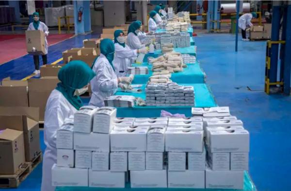 خبير اقتصادي فرنسي يؤكد: المغرب أصبح ثاني منتج عالمي للكمامات وشرع في تصدير أجهزة التنفس الاصطناعي للولايات المتحدة