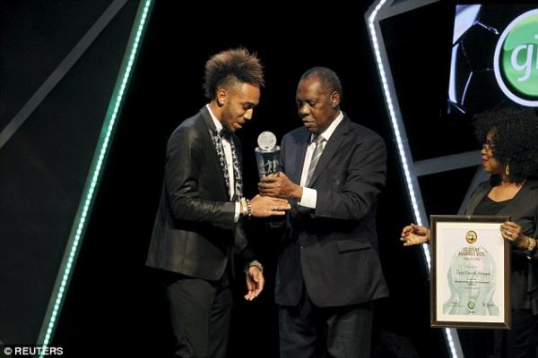 لاعبان مغربيان في قائمة المرشحين لجائزة أفضل لاعب أفريقي سنة 2016 