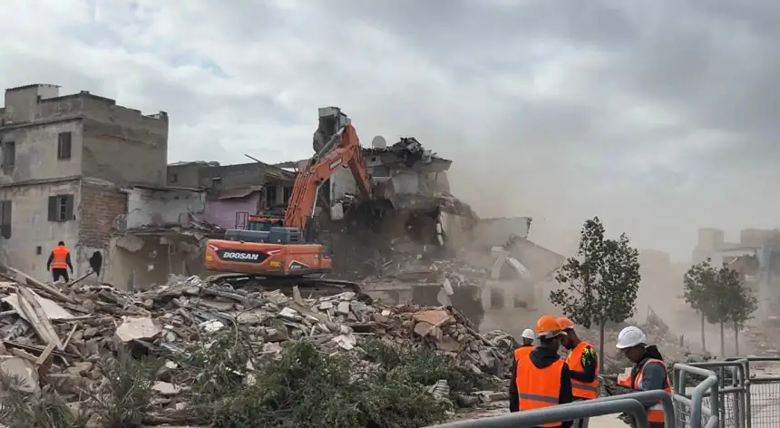 الدار البيضاء.. انطلاق هدم “درب الرماد” بالمدينة القديمة ضمن مشروع تأهيل المحج الملكي