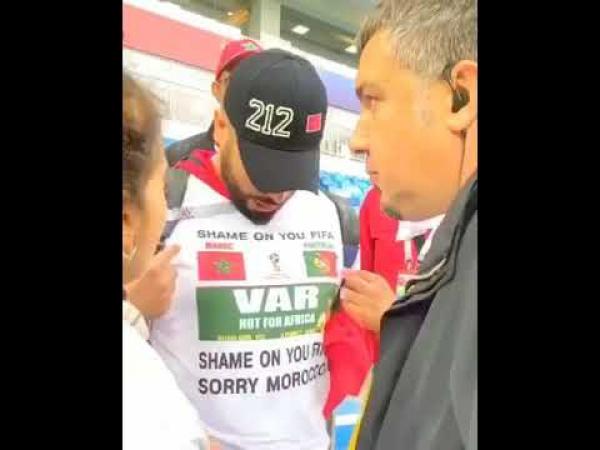 بالفيديو: اعتقال مشجع مغربي بسبب احتجاجه على "الفيفا"
