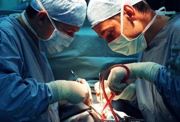 مادة لاصقة تغلق الجرح في ثوان