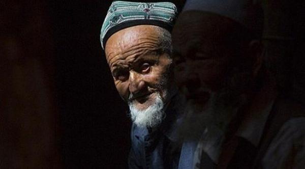 سجن رجل صيني 6 أعوام بسبب إطلاق لحيته