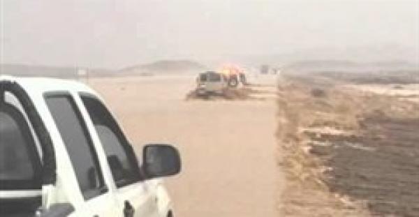 بالفيديو.. لحظة جرف السيول لسيارة جيب في السعودية