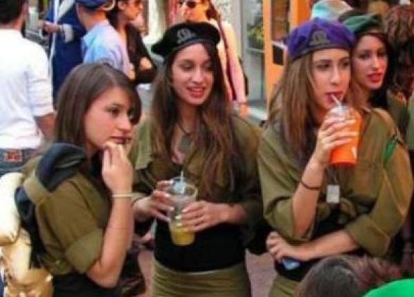 رئيس الموساد: "النساء المُغريات" عميلات استثنائيات من أجل تحقيق أهداف إسرائيل