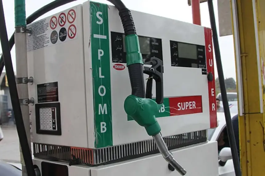 في بلد "الغاز والبترول".. صدمة بالجزائر بعد زيادات مفاجئة في أسعار الوقود والحكومة تبرر: "التكاليف غالية علينا!"