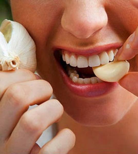 فص واحد من الثوم على الريق يومياً يغير حياتك نهائياً