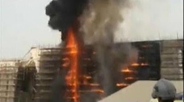 شاهد: اللقطات الأولى من حريق المتحف المصري الجديد