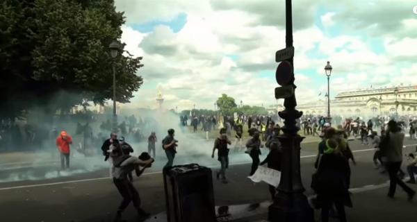 العاملون في قطاع الصحة يتظاهرون في فرنسا