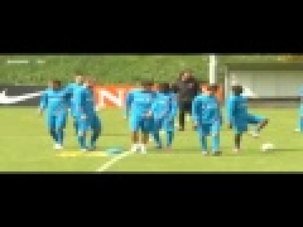 ثلاثه مغاربة ضمن المنتخب الهولندى.بطولة اوروبا 