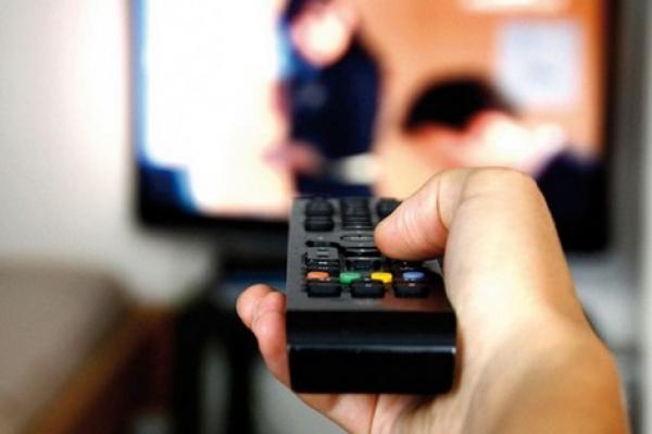 "أزمة الكاشي": إشكالية تهدد جودة الأعمال التلفزيونية والسبب.. "جشع" شركات إنتاج تعمل بمنطق "مول الشكارة"