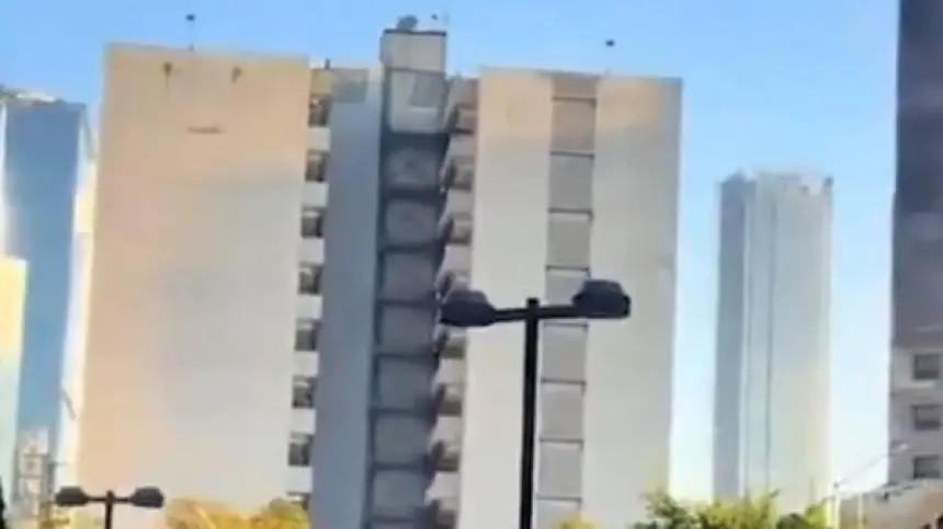 لقطات تحبس الانفاس لبنايات  تتمايل إثر زلزال عنيف ضرب المكسيك(فيديو)