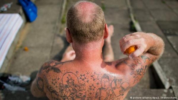 أيها الرجال .. احذروا مستحضرات الوقاية من أشعة الشمس