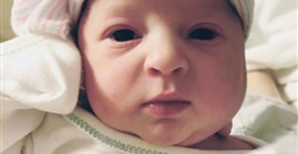 طفلة تولد من جنين ظل مجمدا 24 عاما!