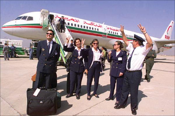 الخطوط الملكية المغربية تقلّص عدد العاملين لتحسين وضعيتها المالية 