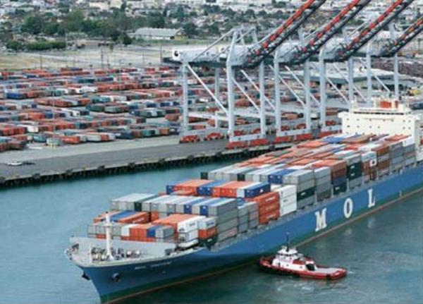 انخفاض في العجز التجاري ب 33,6 في المئة في الفصل الأول من 2015