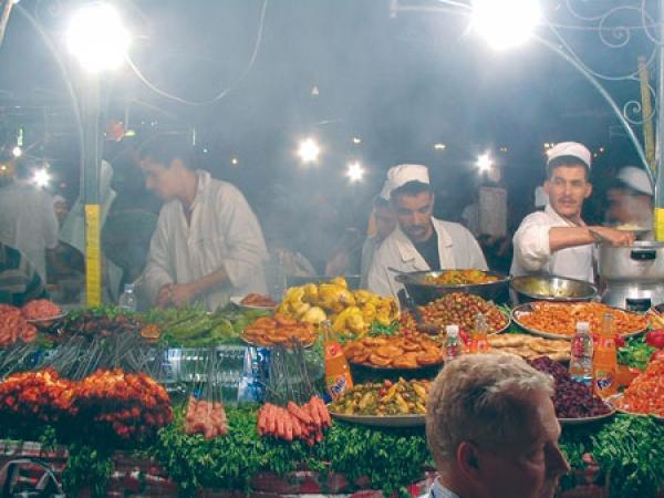 وزير الصحة يؤكد : ربع مطاعم المملكة تشكل خطرا على صحة المغاربة