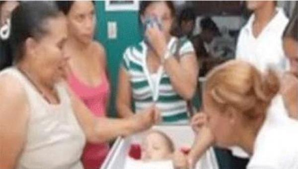 "استيقظ من موته".. ليشرب