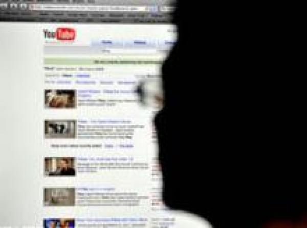 انتحار طالب خوفا من فضيحة إلكترونية