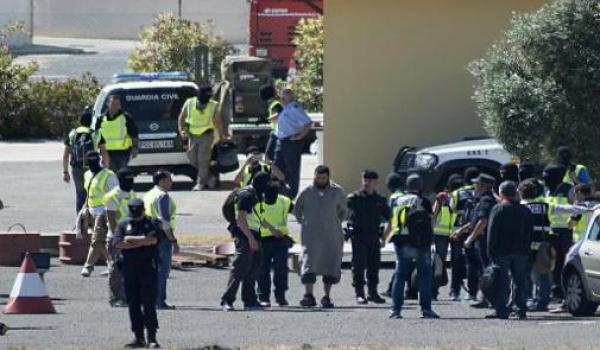  الشرطة الاسبانية تنفذ عملية اعتقال لاحد المطلوبين | أ.ف.ب