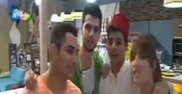 بالفيديو.. متسابق مغربي بـ«ستار أكاديمي» ينسى نشيد وطنه