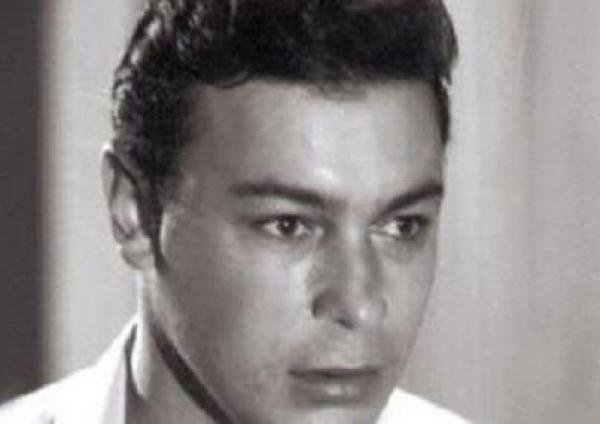 وفاة "فتى الشاشة" أحمد رمزي عن 82 عاما
