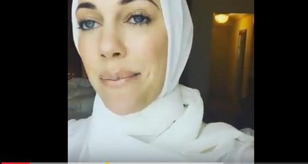 ''مريم أوزرلي'' بطلة مسلسل حريم السلطان في السعودية لأداء العمرة