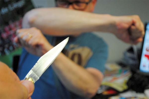 بسبب منعه من الغش ... تلميذ كاد يرتكب جريمة قتل ضواحي أكادير