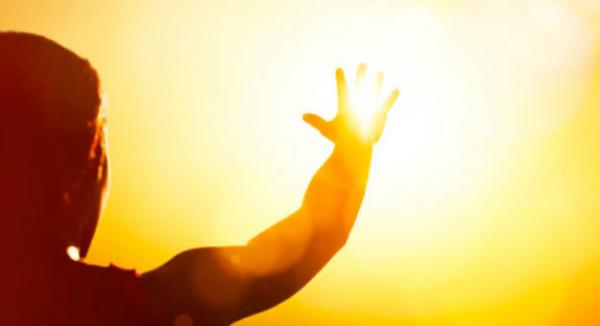 استمرار موجة الحر يوم غد الثلاثاء، وهذه هي المناطق المعنية