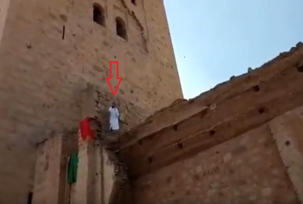 محاولة انتحار شخص من فوق مسجد الكتبية بمراكش
