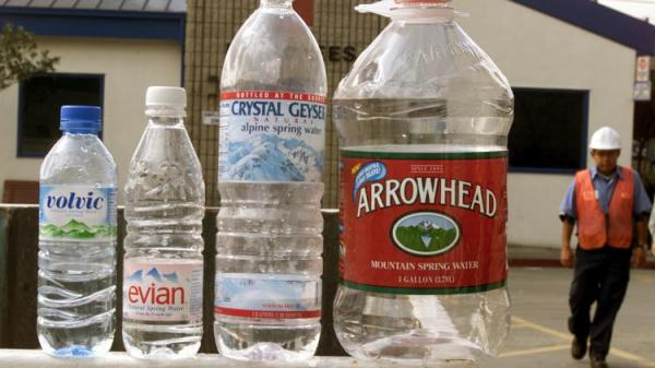 يابانيون يكتشفون بكتريا قادرة على أكل البلاستيك