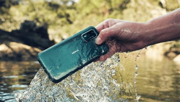 نوكيا تطلق هاتفاً ذكياً مقاوم للماء الساخن والسقوط