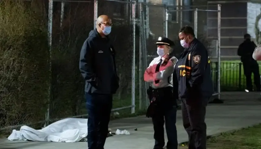 خطة شيطانية: زوج ينتحل شخصية صديق زوجته السابق ويقتلها بوحشية