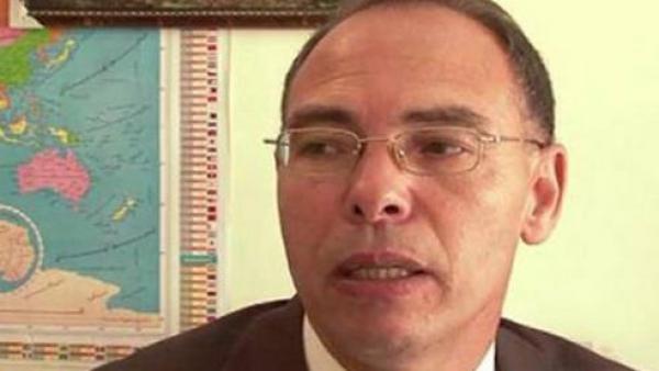 إضراب ناشط مغربي عن الطعام بعد منعه من السفر