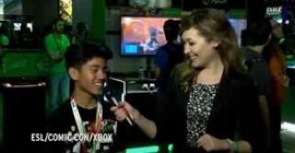 بالفيديو.. رد فعل طريف لشاب حصل على جائزة لا يحبها