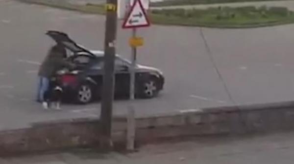 بالفيديو: متسول يغادر في سيارة فاخرة بعد نهاية عمله