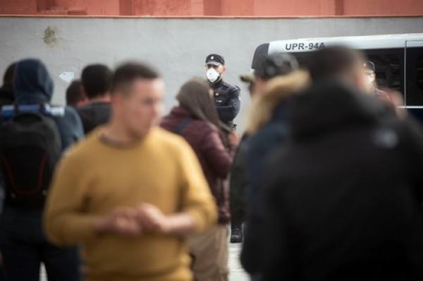 300 مغربي ينتظرون فتح الحدود بسبتة للعودة إلى عائلاتهم