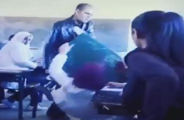 بعد واقعة "أستاذ الطاولة".. نائب برلماني يٌطالب بمعاقبة المصور (فيديو)