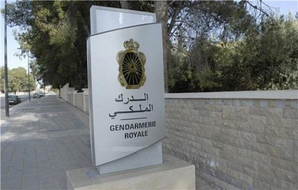 خطير : سخط عارم بالصخيرات بسبب عصابة مسلحة " شرملت " شابا أمام مركز الدرك الملكي