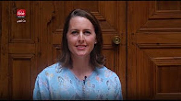 اكتشفوا سر استقرار فتاة أمريكية بالمغرب بعد أن جالت العالم بأكمله