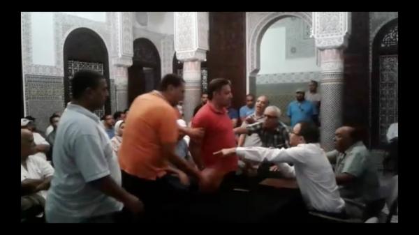 فيديو.. تشابك وكلام "خايب" بين غلاب وخصومه في مؤتمر الاستقلال بالبيضاء