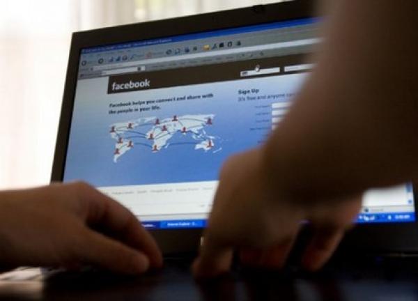 الثورة الفايسبوكية تنتقل إلى المغرب 