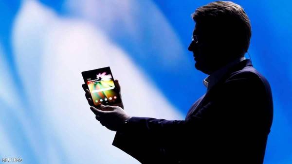 سامسونغ تكشف عن  تاريخ و سعر هاتفها القابل للطي