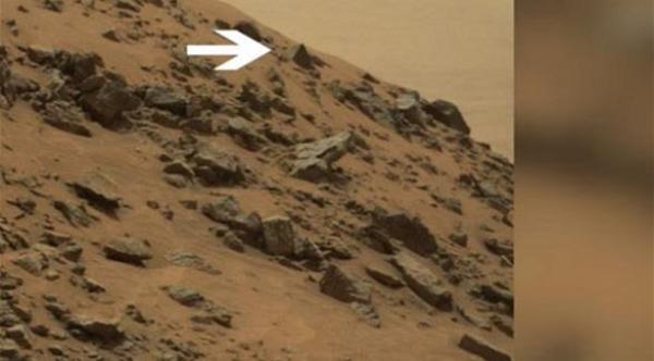  شكل هرمي يثير تساؤلات حول الحياة على المريخ (إكسبرس) 