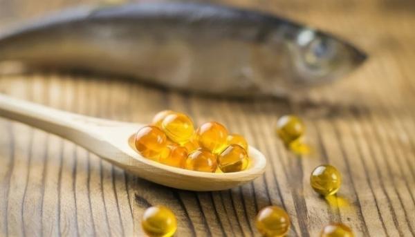 دراسة حديثة تقارن بين تأثير تناول السردين ومكملات زيت السمك على صحة القلب