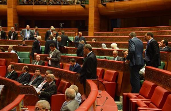 طرد وزير الدفاع الإسرائيلي من قبة البرلمان ونسف الندوة الدولية وهذه هي التفاصيل