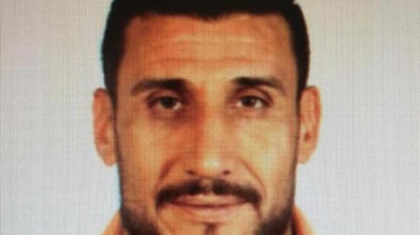 البحث عن قاتل مغربي "عنيف وخطير للغاية"