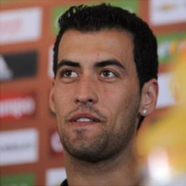 بوسكيتس يمدد عقده مع برشلونة حتى عام 2020