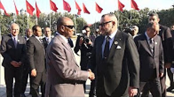 الملك محمد السادس يستقبل الرئيس الغيني بالقصر الملكي بالدار البيضاء